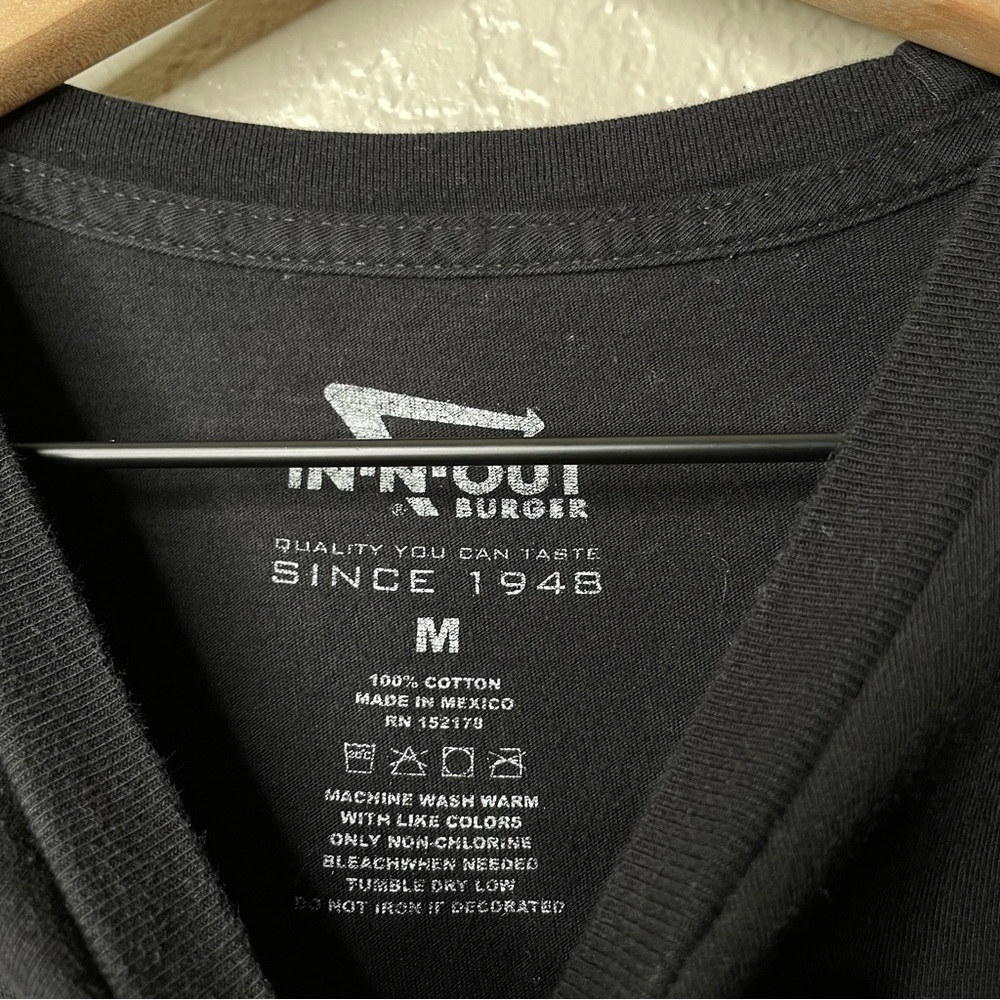In N Out Hamburgers No Delay Company Store Pocket T-Shirt - Picture 6 of 6